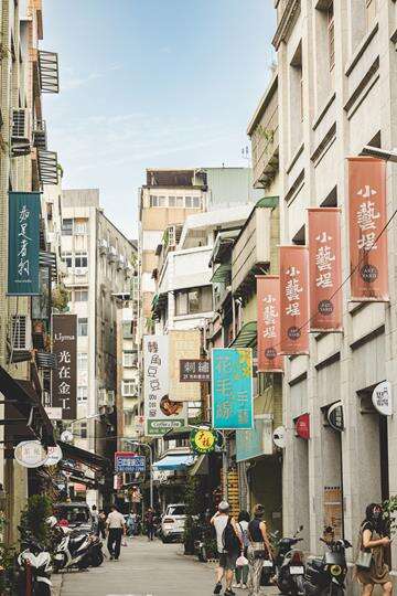 ZI_F9811 (Copy)