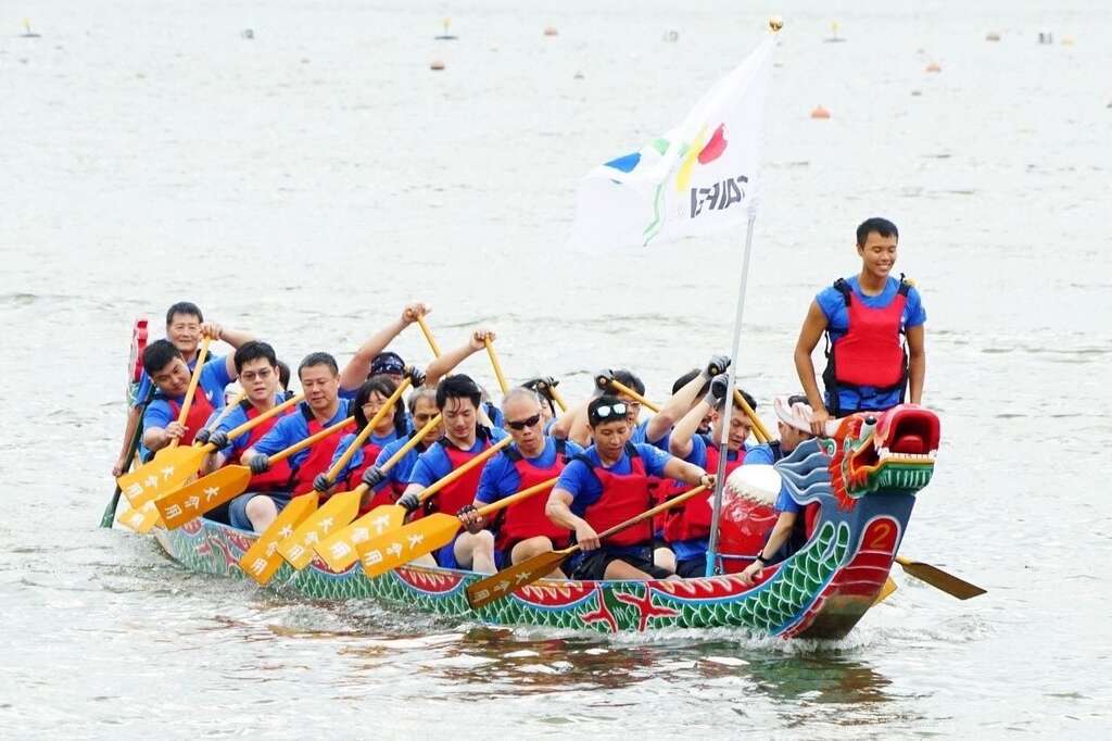 Mayor Leads City Dragon Boat Team, Kicks off 2023 Dragon Boat Championships