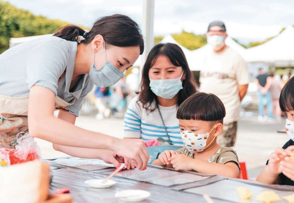 每年举办的「加蚋祭」透过各式活动凝聚在地人情感，也让更多人体会加蚋好吃、好玩的日常生活。（图／台北市加蚋商圈协会）