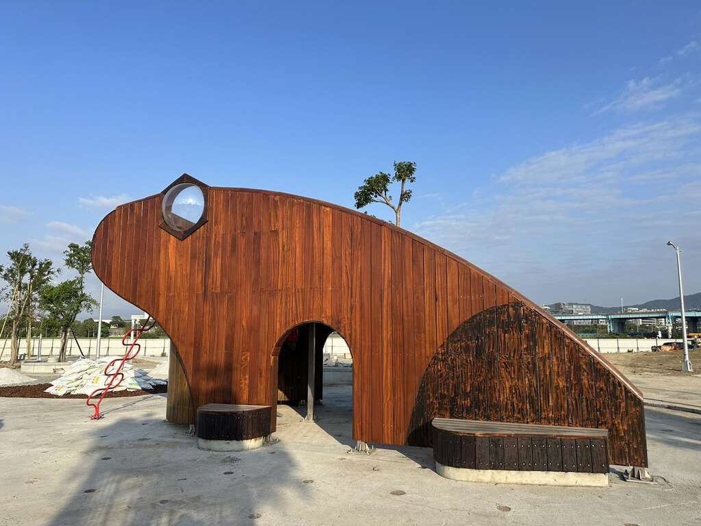 Unveiling the Guanshan Riverside Park Playground!