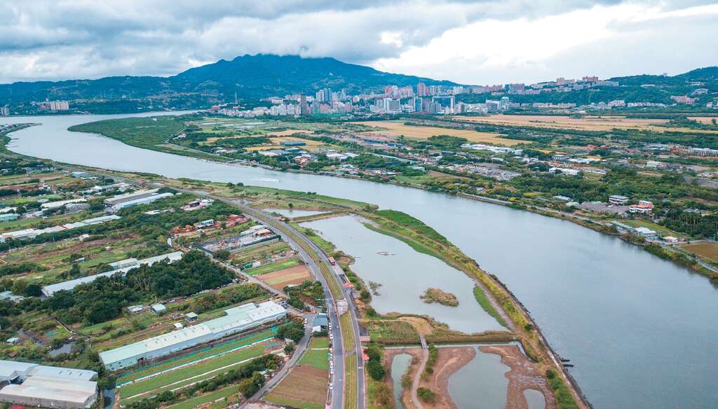 P48-51#寫真 騰空飛行瞰見台北1@李柏毅