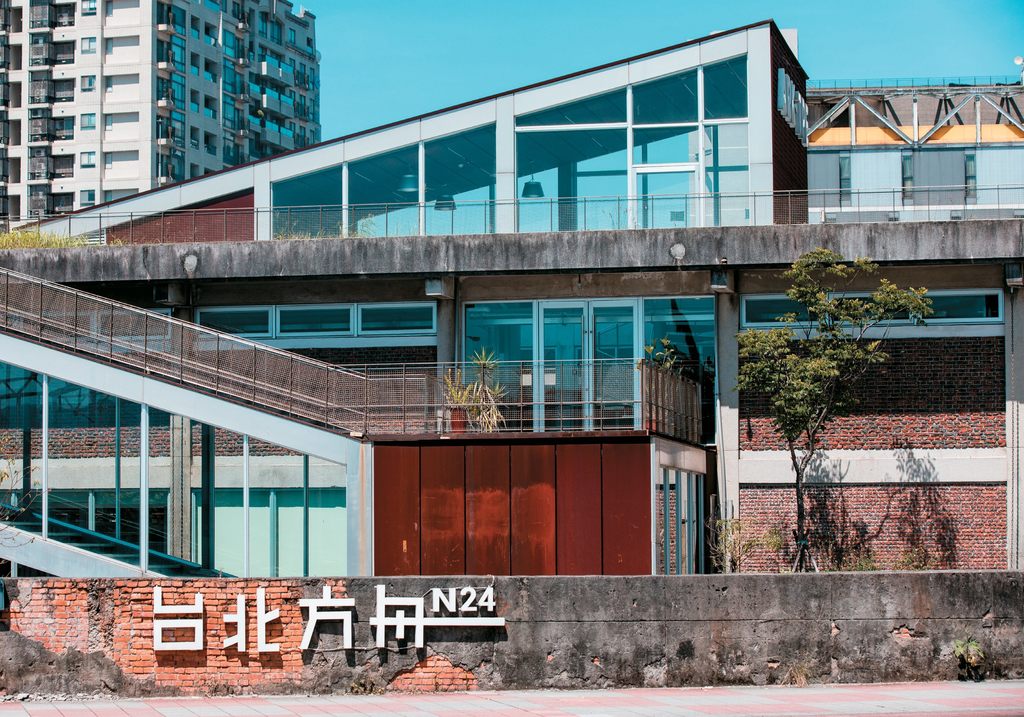 「N24台北方舟」的船型建筑外观极具特色，亦呼应其名称。