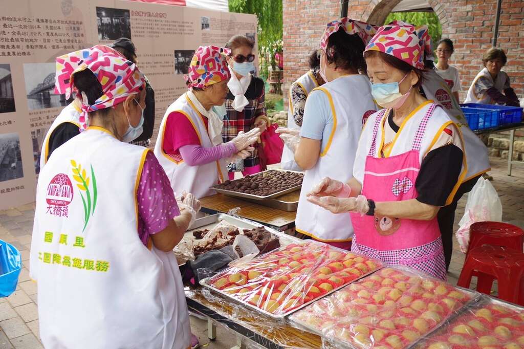 大橋頭米食由商圈店家以傳統古法手工製作(圖片來源：臺北市商業處)