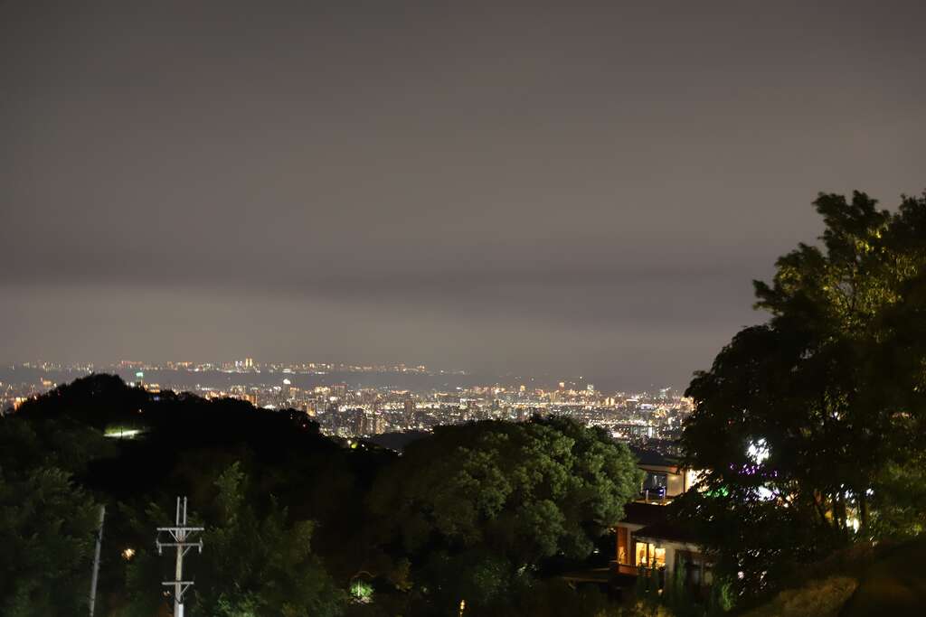 貓空夜景(圖片來源：臺北大眾捷運股份有限公司)