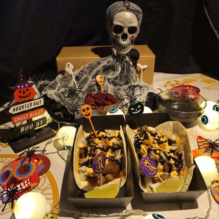 LA la Taco 啦啦塔可餐車(圖片來源：臺北大眾捷運股份有限公司)