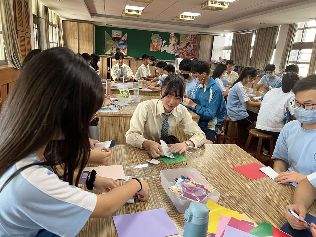 入班課程體驗_視藝課(圖片來源：臺北市政府教育局)