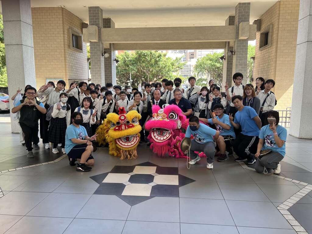 舞獅迎賓(圖片來源：臺北市政府教育局)