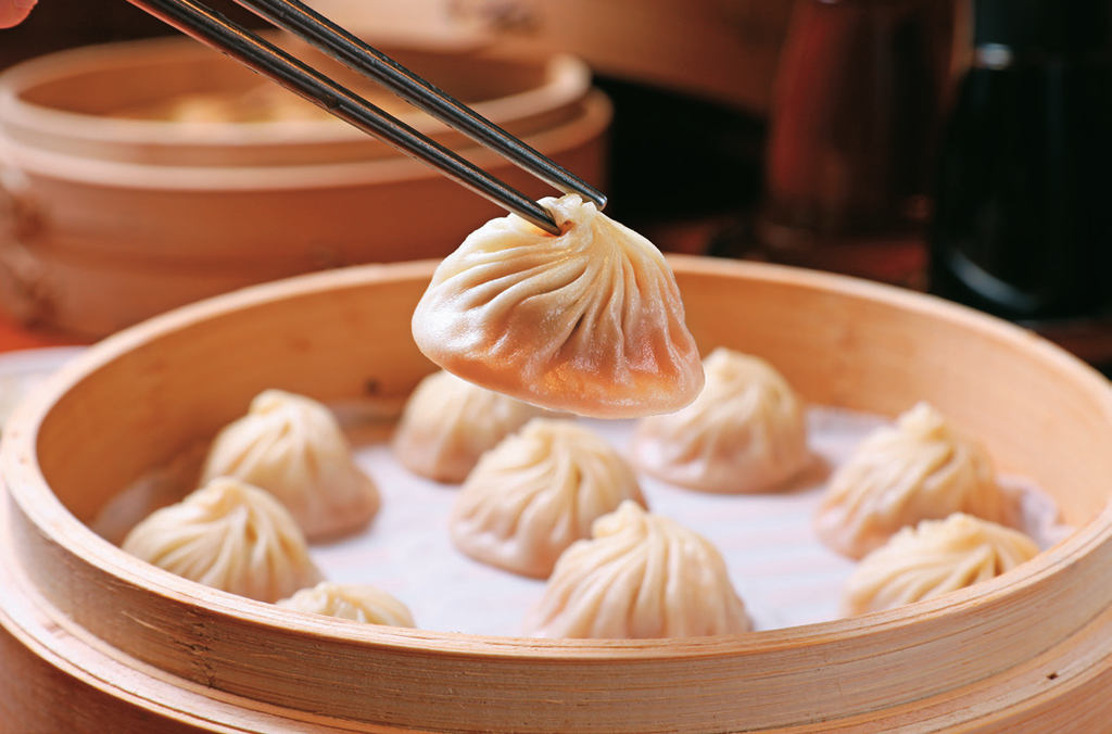 「鼎泰豐」的小籠包是外國旅客來台不可錯過的美食。（攝影／何宗昇）
