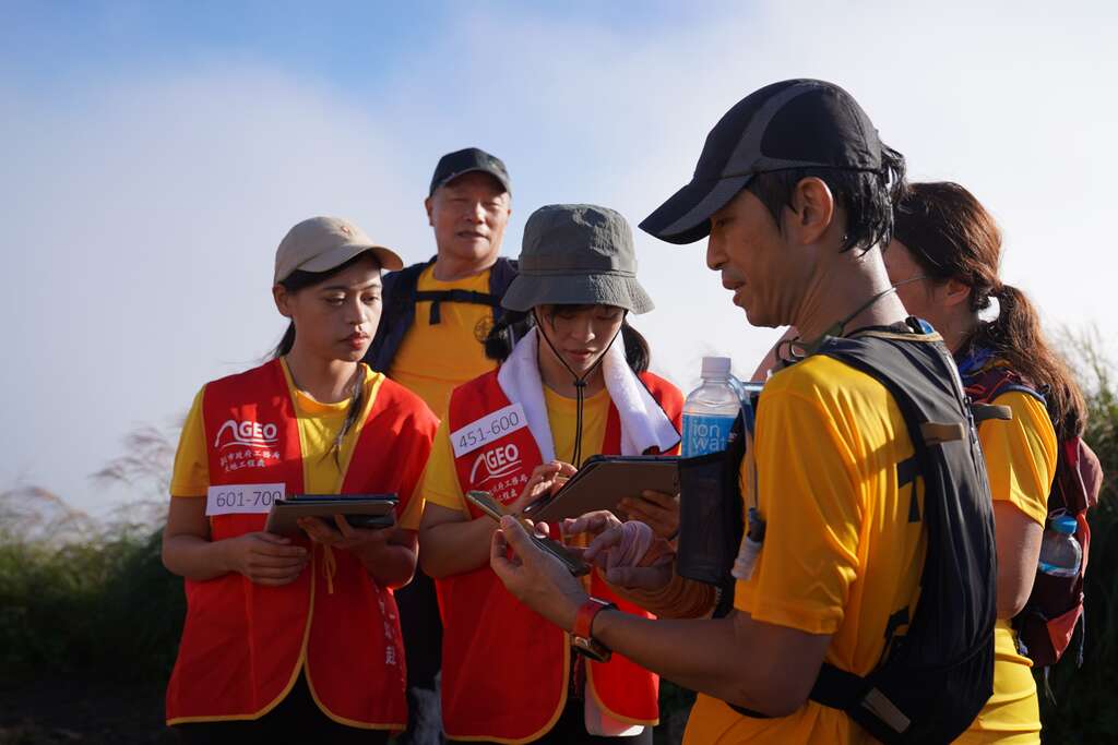 A short hike to Mt. Qixing ends perfectly! Everyone loves the hiking event and wants to join it every year