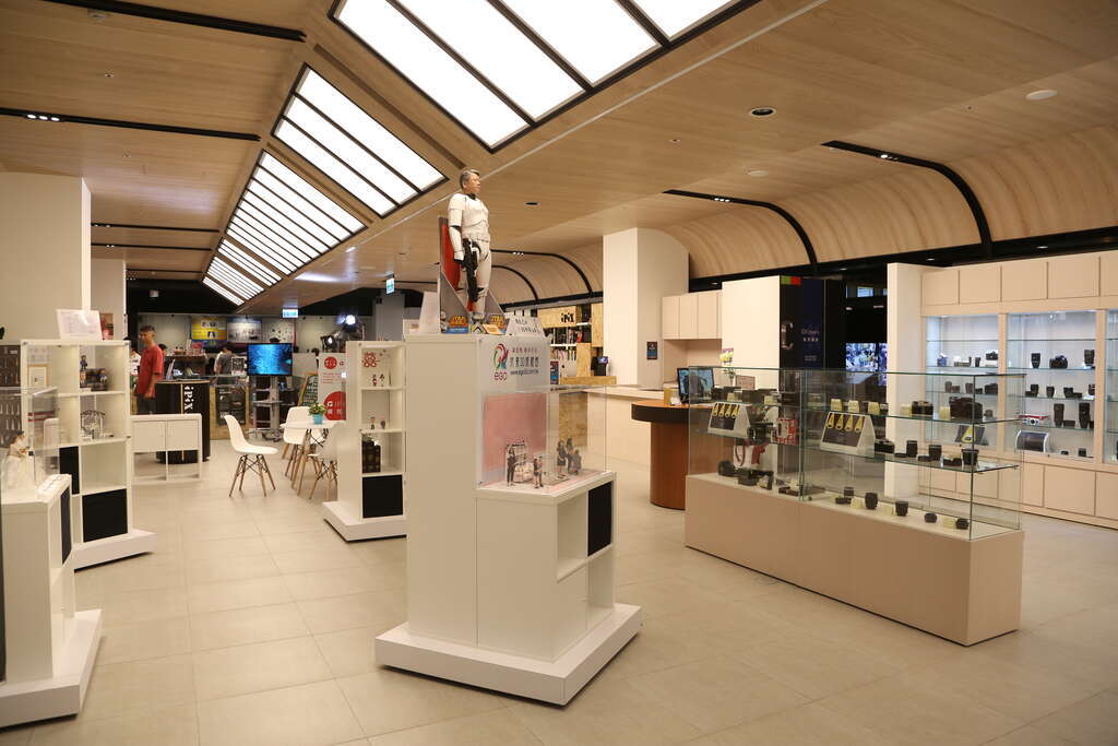 New Experience of Trendy Fashion in the East District(2)