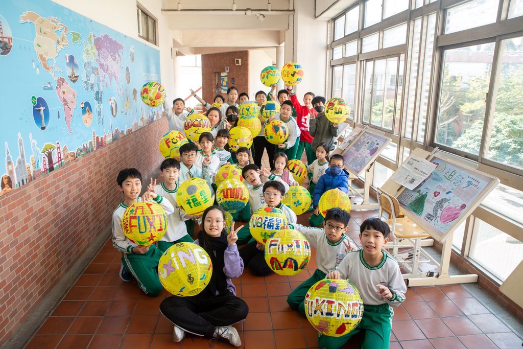 福星國小的學童非常期待自己彩繪的燈籠在台北燈節展出(圖片來源：臺北市政府觀光傳播局)