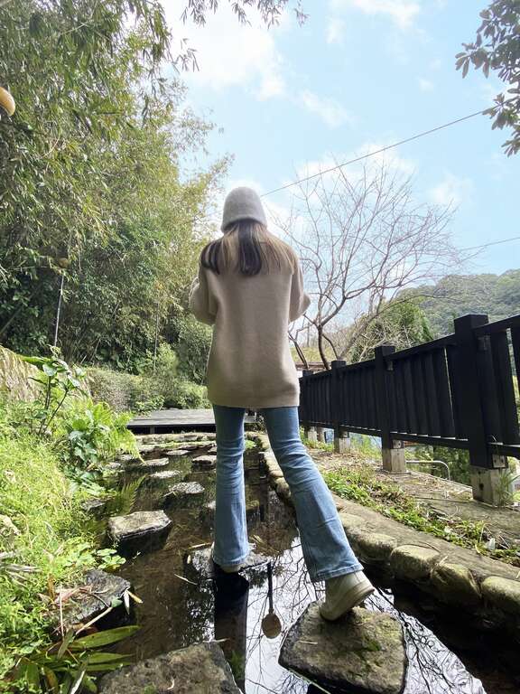 在「菁礐古圳」感受水的流動，聽著悠悠的水聲，清涼的山風撫慰著疲憊的心靈(圖片來源：臺北市政府工務局大地工程處)
