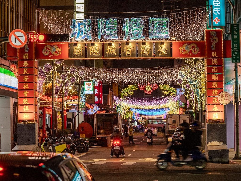 臺灣省城隍廟響應2024台北燈節展示跨街燈海(圖片來源：臺北市政府觀光傳播局)