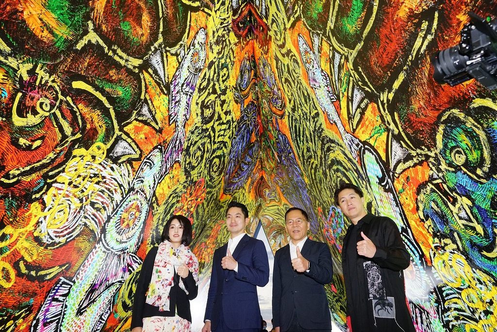 台北灯节与日本艺术家小松美羽合作灯组「世人皆可成龙」，邀请大家走入神兽的世界(图片来源：台北市政府观光传播局)