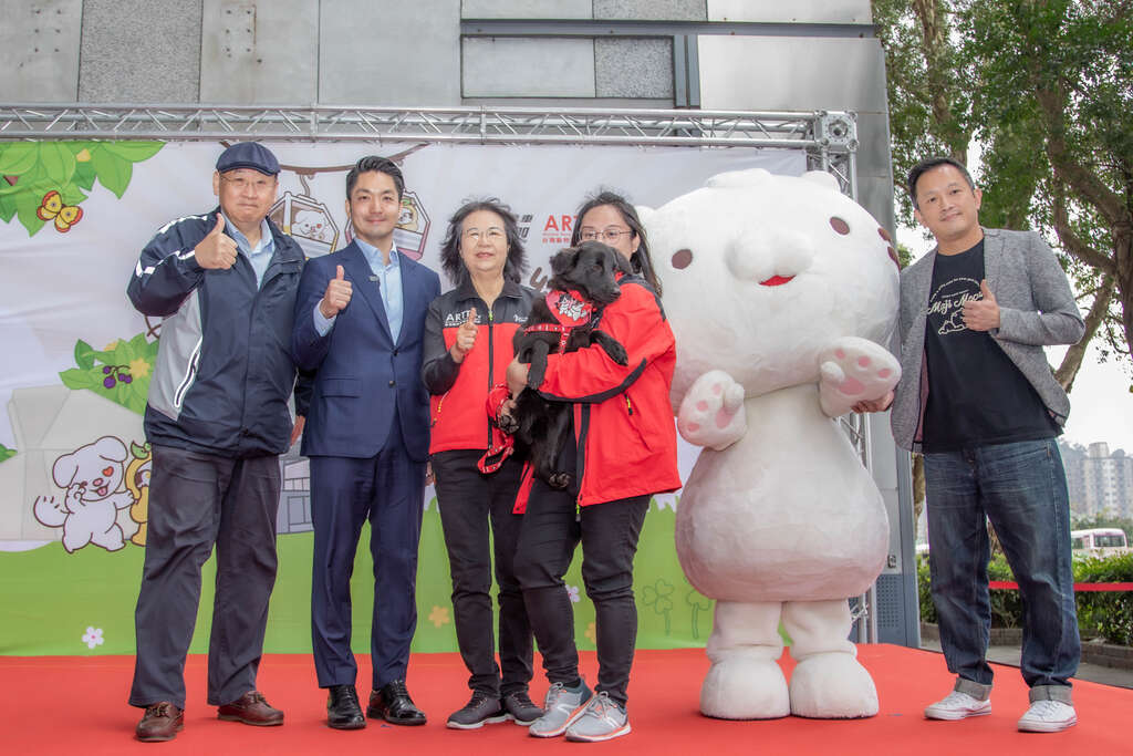 一起懒缆过新年！猫空缆车吉祥物—树懒「共ㄉㄨ拉」，邀请麻吉猫、ARTT台湾动物紧急救援小组的EMMA与小牛担任代言大使(图片来源：台北大众捷运股份有限公司)