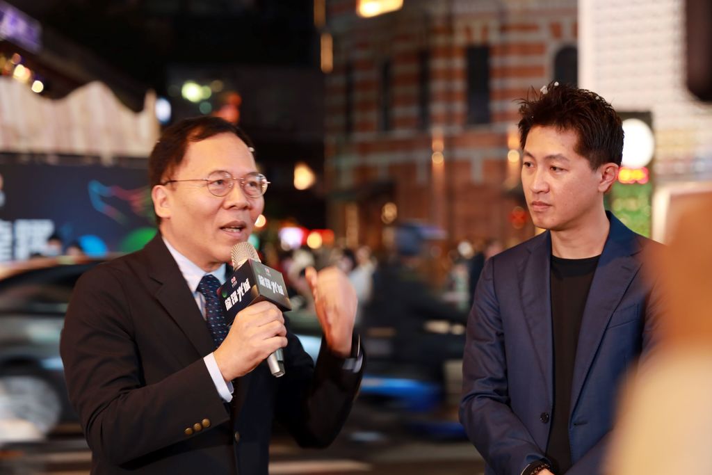 觀傳局長王秋冬及策展人劉治良邀請民眾一同參與台北燈節，賞燈遊台北(圖片來源：臺北市政府觀光傳播局)