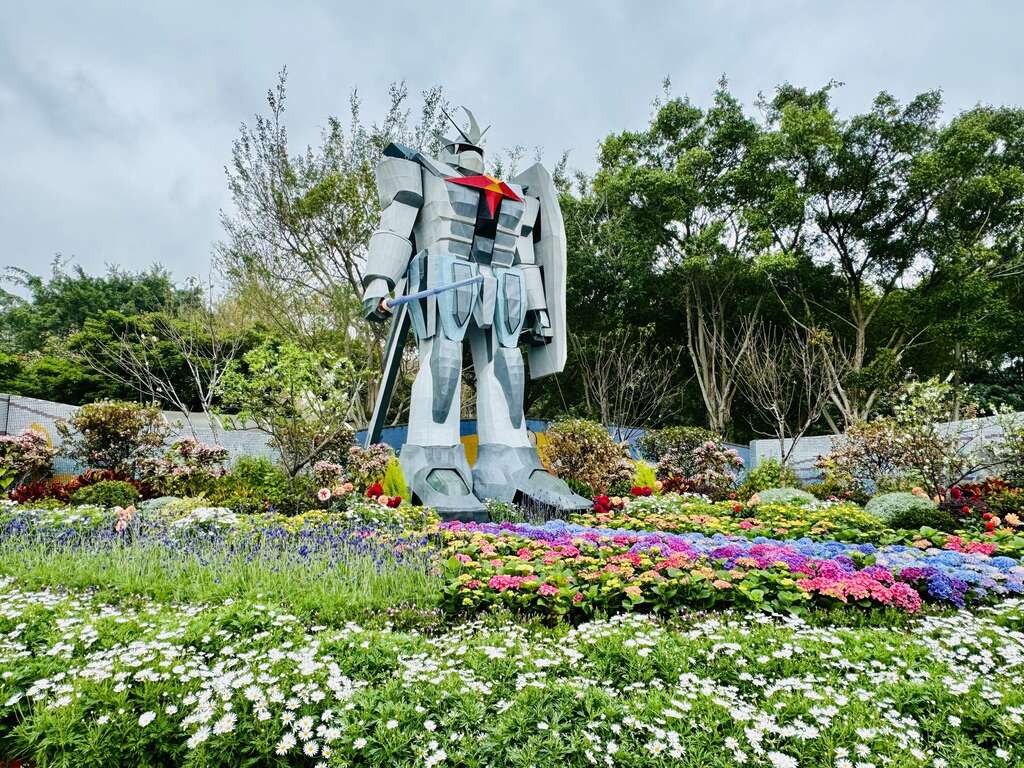 園內裝置藝術圖(圖片來源：臺北市政府工務局公園路燈工程管理處)