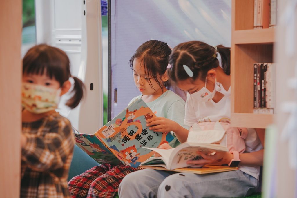台北儿童月活动结合各行政区图书馆资源，期盼透过阅读培养孩子人文素养。（资料照／台北市教育局）