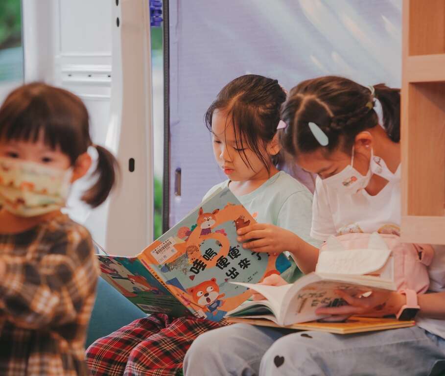 儿童月活动结合市立图书馆资源，让孩子享受阅读的乐趣。（资料照）