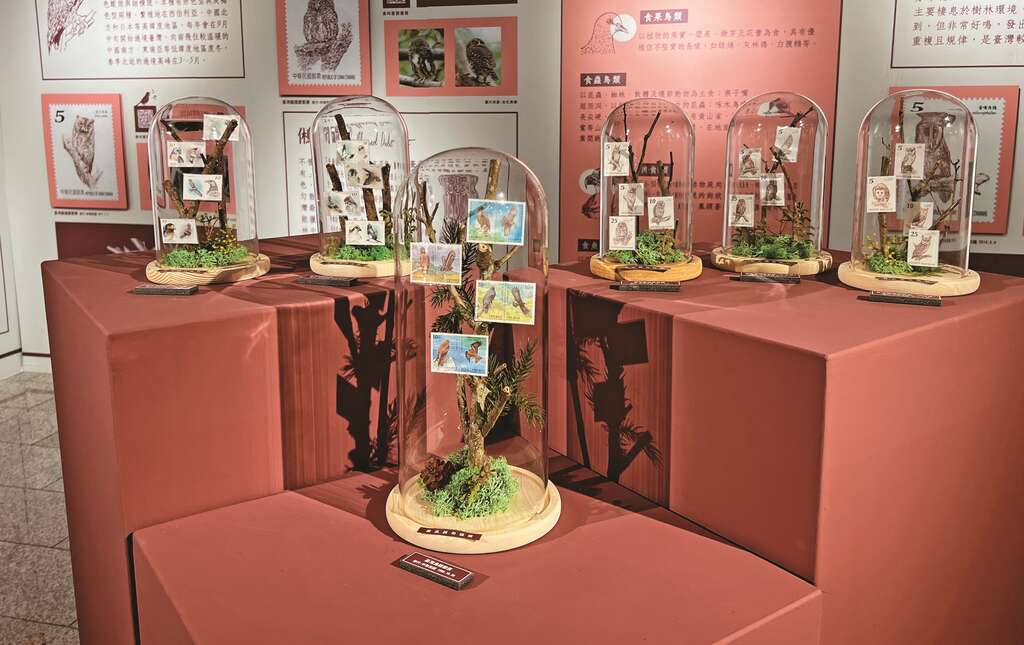 邮政博物馆展出的邮票如微型画作，可从中获得美感体验。（图／邮政博物馆）