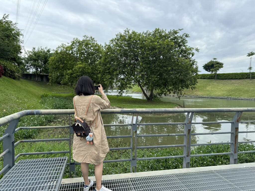 园区内水岸拍照景点(图片来源：台北市政府工务局公园路灯工程管理处)
