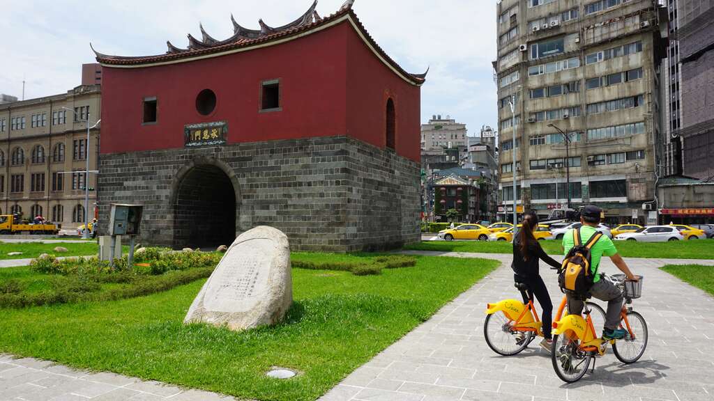 夏天就是要當一日台北客，從北門出發，穿梭四大城門探索台北古今(楊美貞攝)