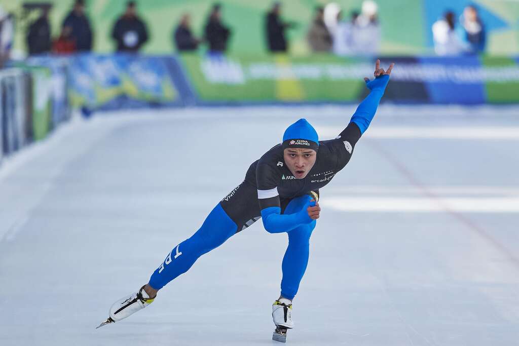 台湾滑冰选手宋青阳在今年第3届世界大学竞速滑冰锦标赛，以71秒984的总成绩夺下男子500公尺银牌。（图／王冠文摄）