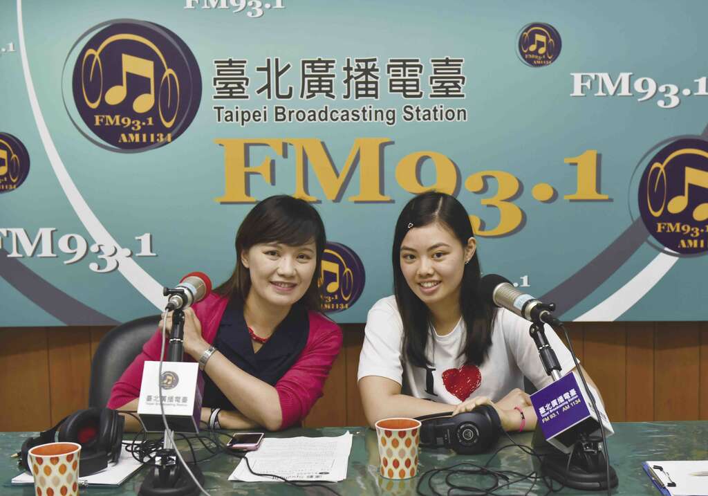 陈晓莉与李佳馨母女俩感情深厚。_opt.jpg