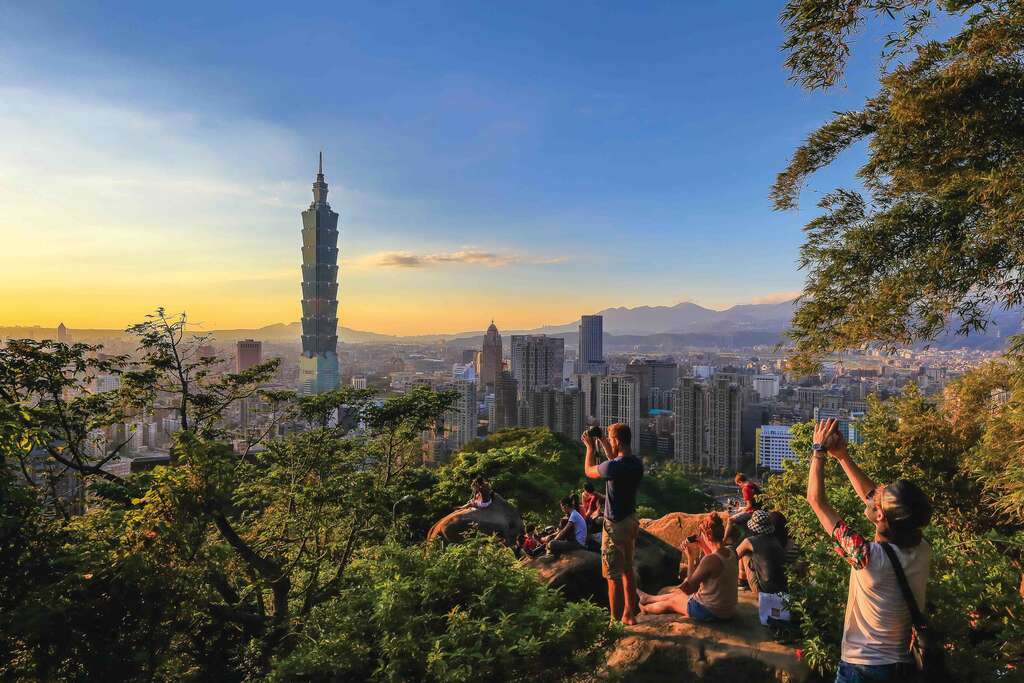 04-台北101-优选01-陈政伟-夕阳无限好-象山.jpg