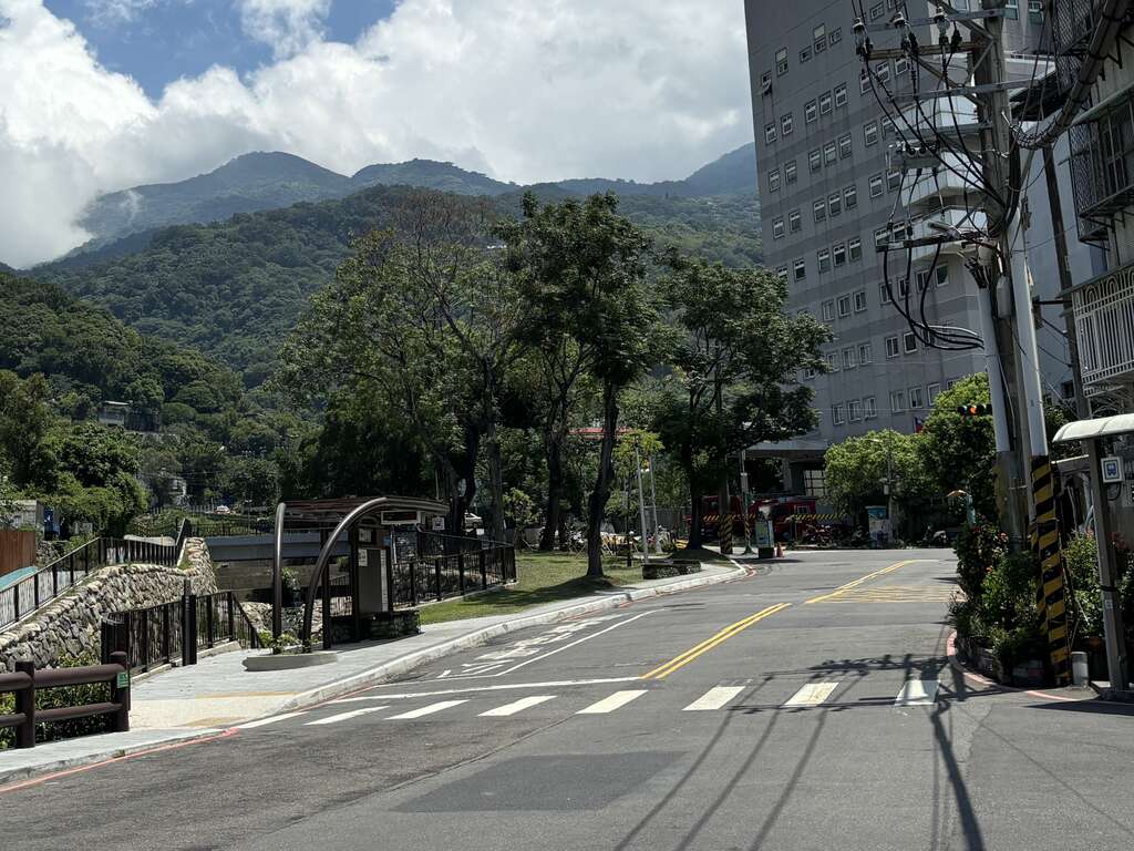 集合地点贵子坑水土保持园区公车站(图片来源：台北市政府工务局大地工程处)