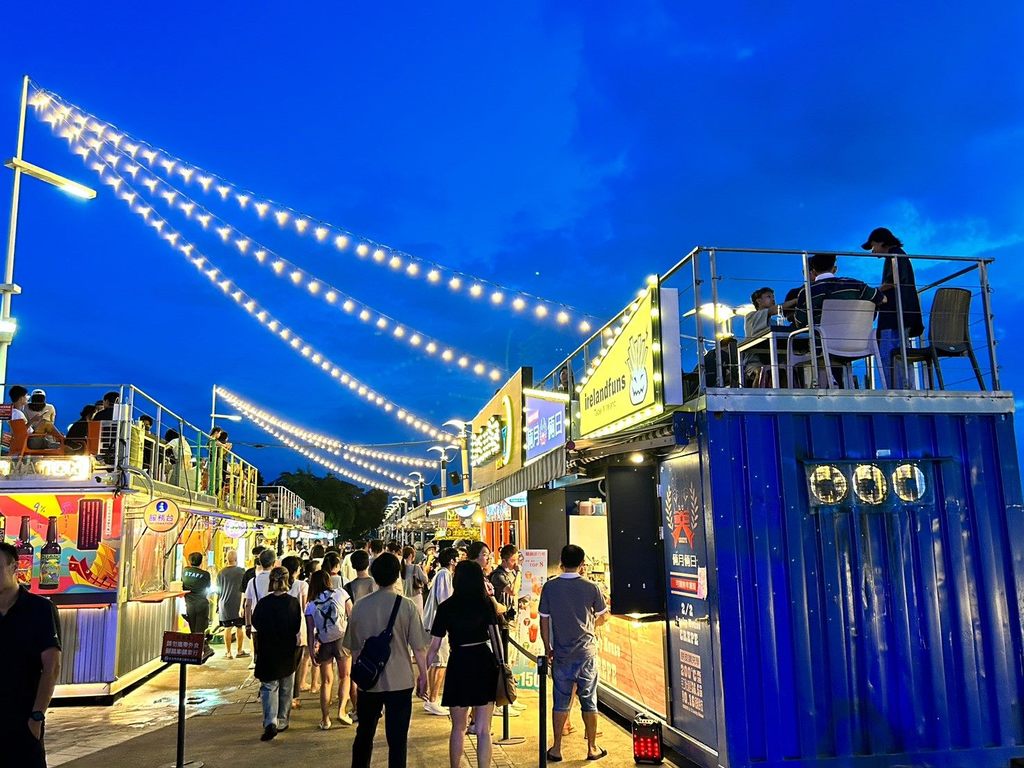 《Time Out》全球最佳夜生活城市排行榜，臺北全球名列第12名，臺北夜生活的場所型態多樣，不同年齡族群皆能到找合適自己的地方(圖片來源：臺北市政府觀光傳播局)