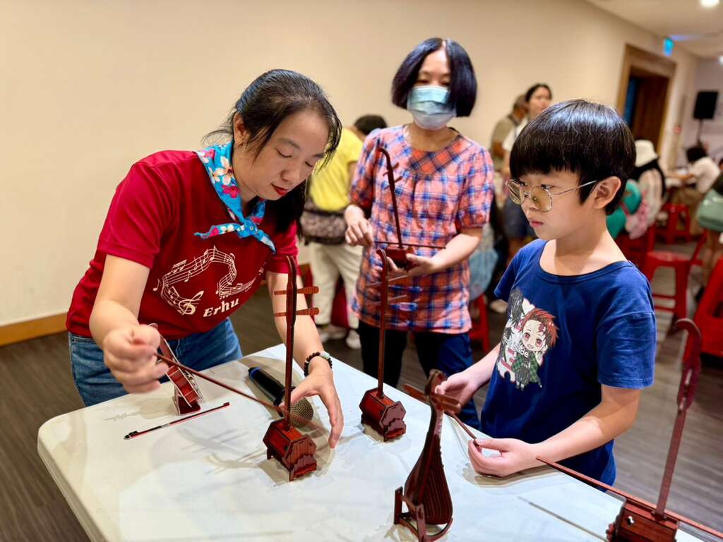 客家周末沙龍手作3D樂器(圖片來源：臺北市政府客家事務委員會)