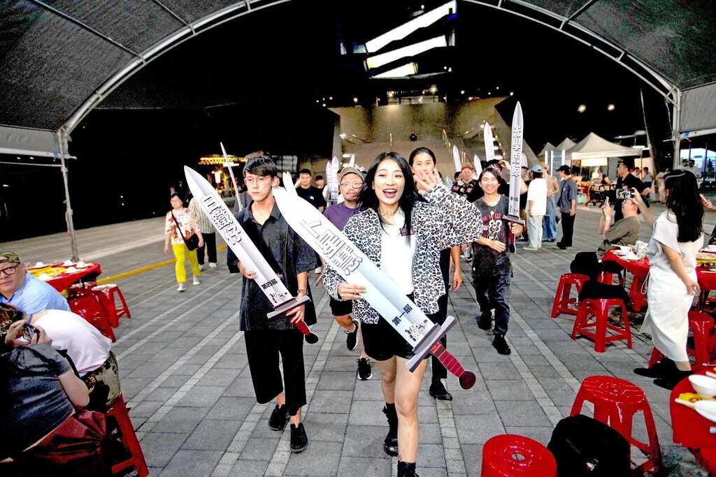 历届台北音乐不断电入选乐团齐聚入场(图片来源：台北市政府文化局)