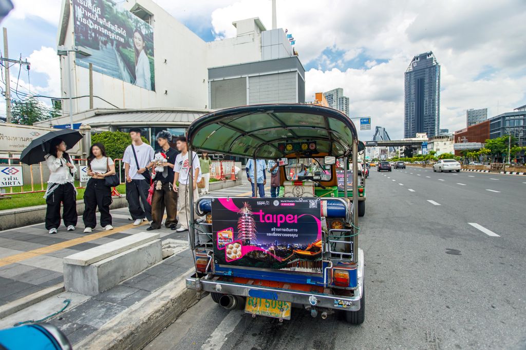 曼谷市區嘟嘟車換上臺北城市新衣。(圖片來源：臺北市政府觀光傳播局)