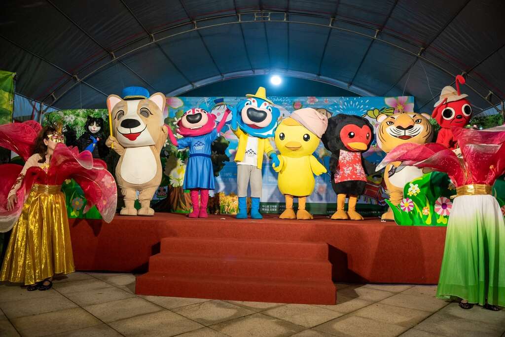 「大獅兄家族人偶劇團」演出「花樹下」(圖片來源：臺北市政府客家事務委員會)