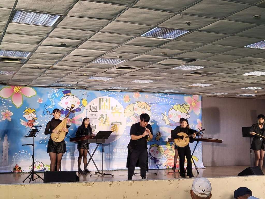 由「采风乐坊」带来《细妹仔七太狂之森林狂想曲》(图片来源：台北市政府客家事务委员会)