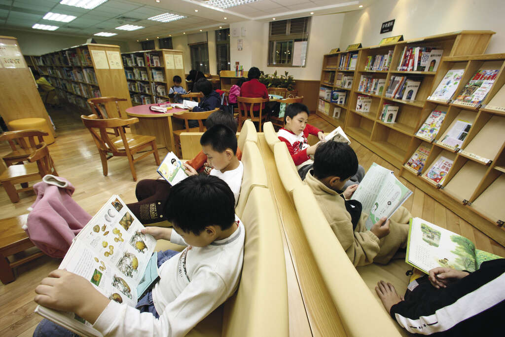 主册P11 换照(档名为图说)    汤志民_opt.jpg