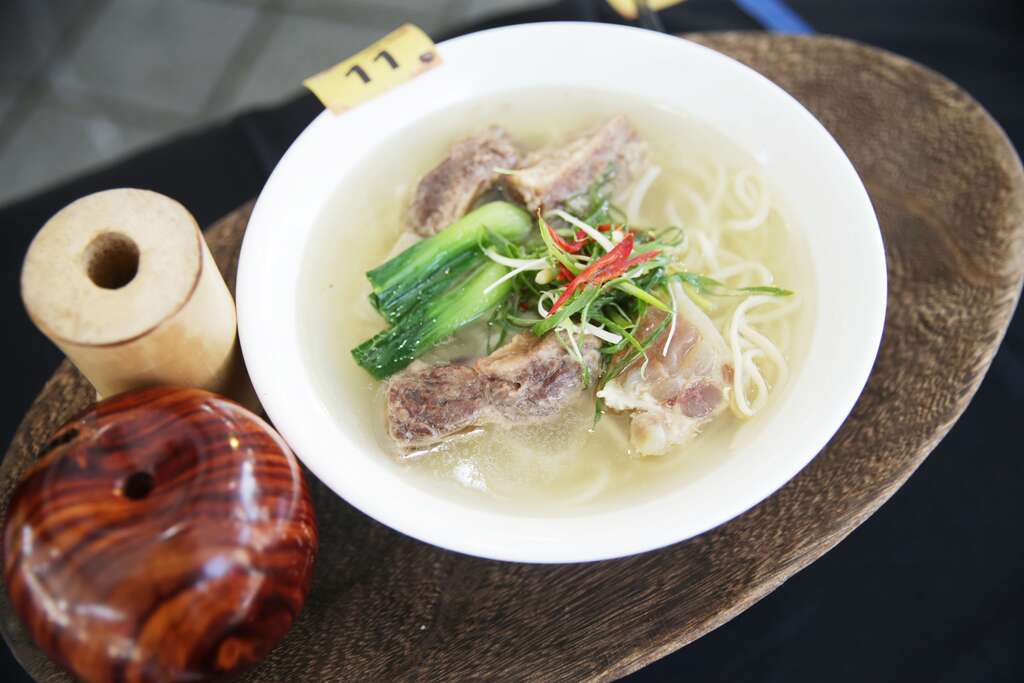 鮮食組-樂齡創意金獎-阿牛牛肉麵(圖片來源：臺北市商業處)