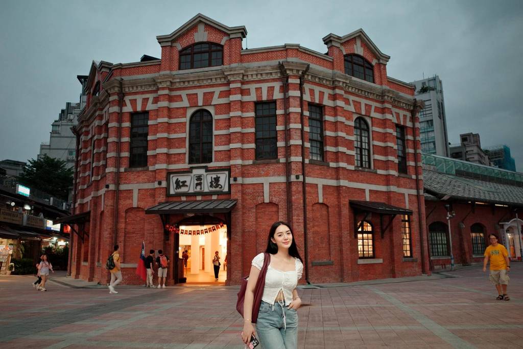 Andrea Angeles讚西門町充滿活力想每天去逛街(圖片來源：臺北市政府觀光傳播局)