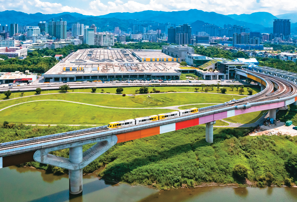 首都环状线串联台北都会区各地，提供民众更便捷省时的大众运输服务。