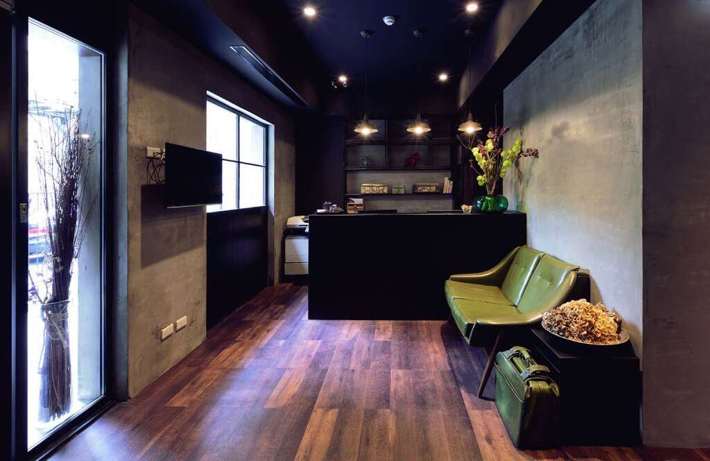 艾米旅店以现代化简洁的空间设计结合旧元素，呈现迷人丰采