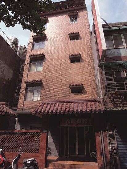 艾米旅店改造前的樸實外觀