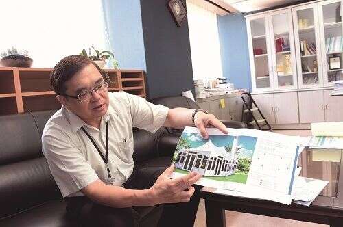 研考會主委陳銘薰親自解說選手村餐飲的規劃