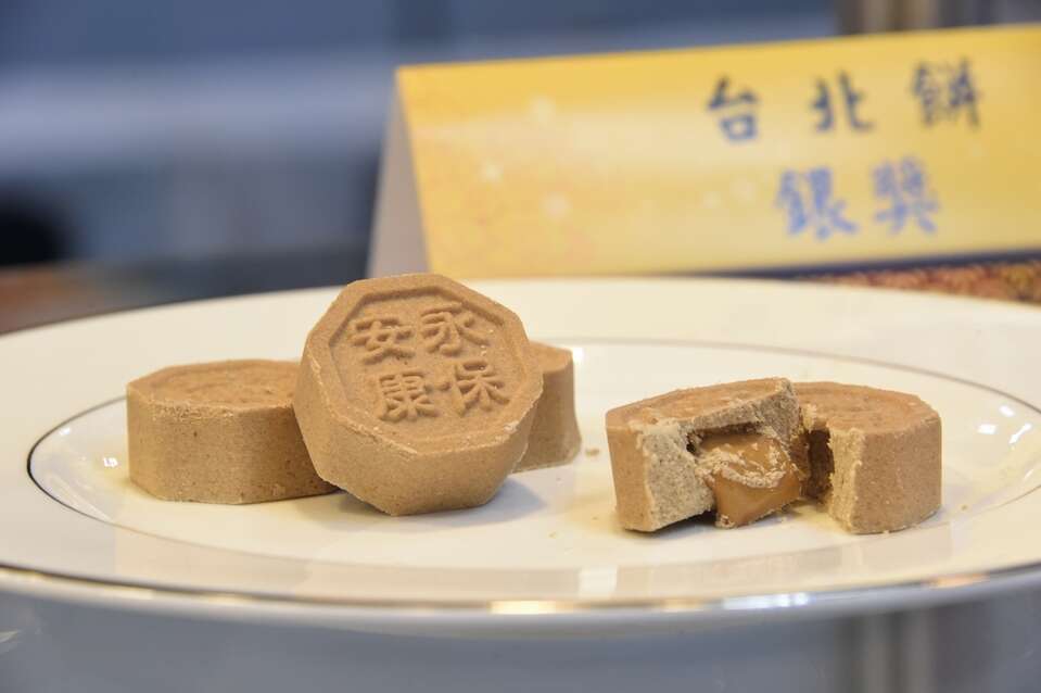 銀獎「珍珠奶軋」融入珍珠奶茶食材，創造全新口感。（劉佳雯攝）