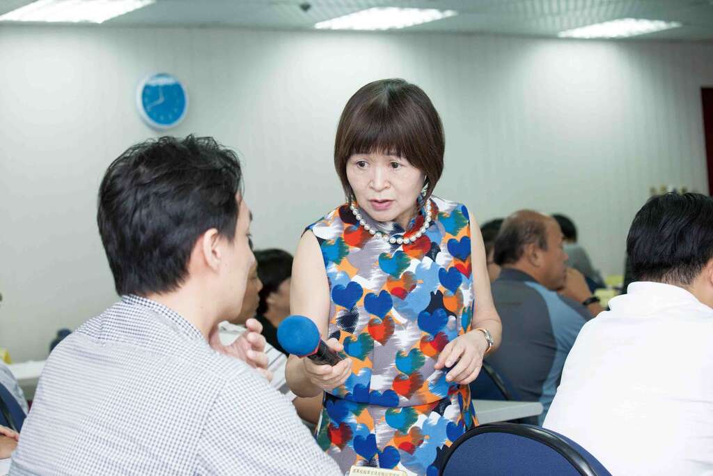 寫作與演講是一般人對吳娟瑜的印象。（李庭歡攝）