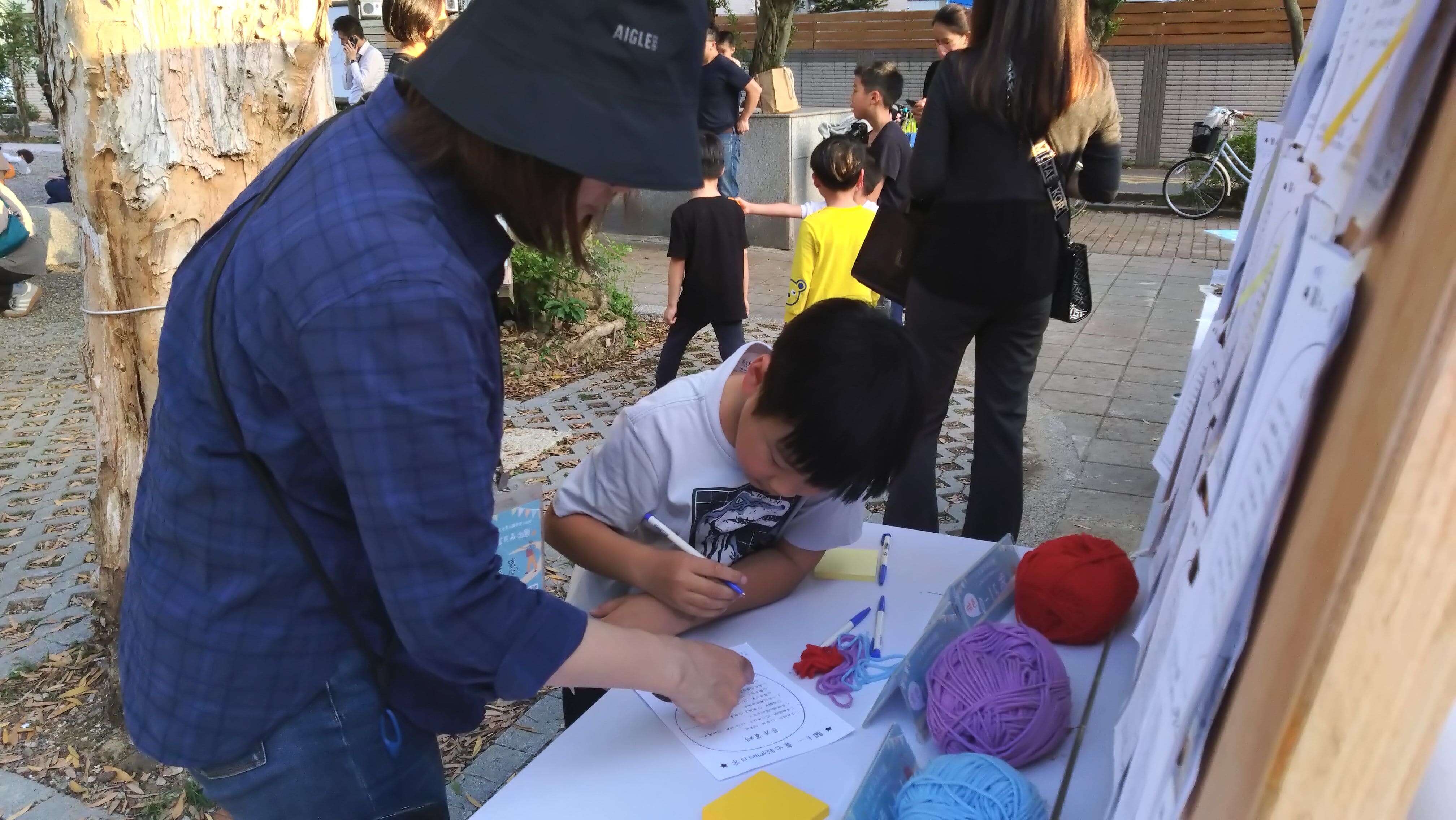 富民生态公园活动照片，小朋友也一起参与意见表达(图片来源：台北市政府工务局公园路灯工程管理处)