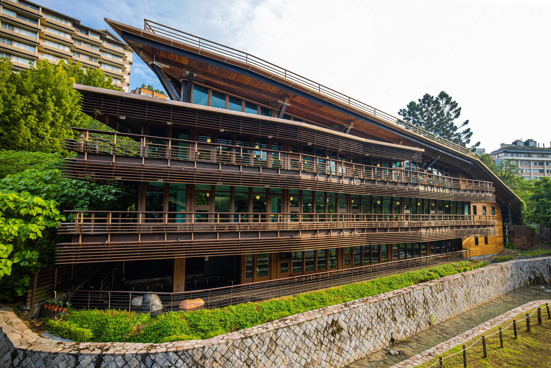 臺北市立圖書館北投分館(照片由臺北市政府觀光傳播局提供)