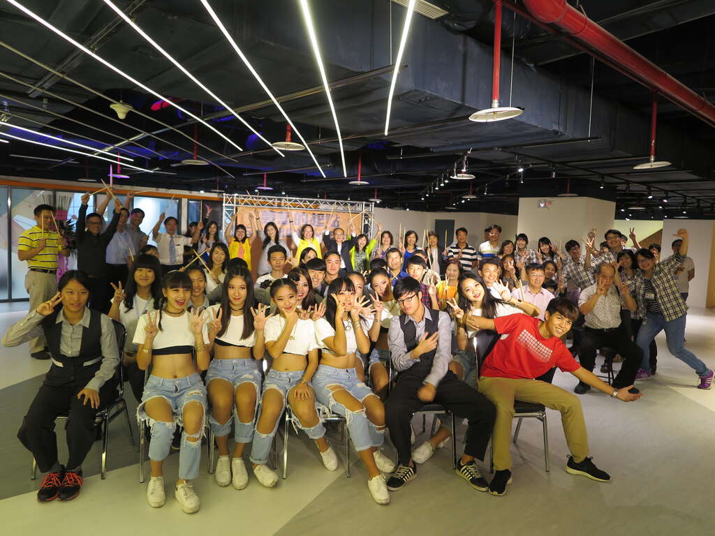 臺北市打造第一座專屬青少年Live Band體驗中心開幕大合照