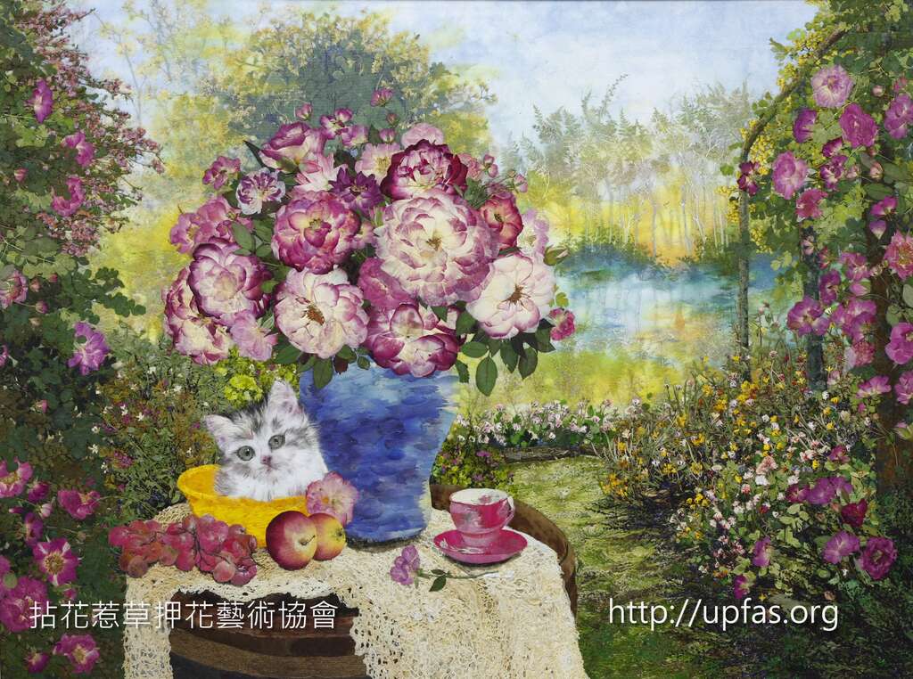 图5、玫瑰、猫咪栩栩如生的押花艺术作品，映如眼帘。