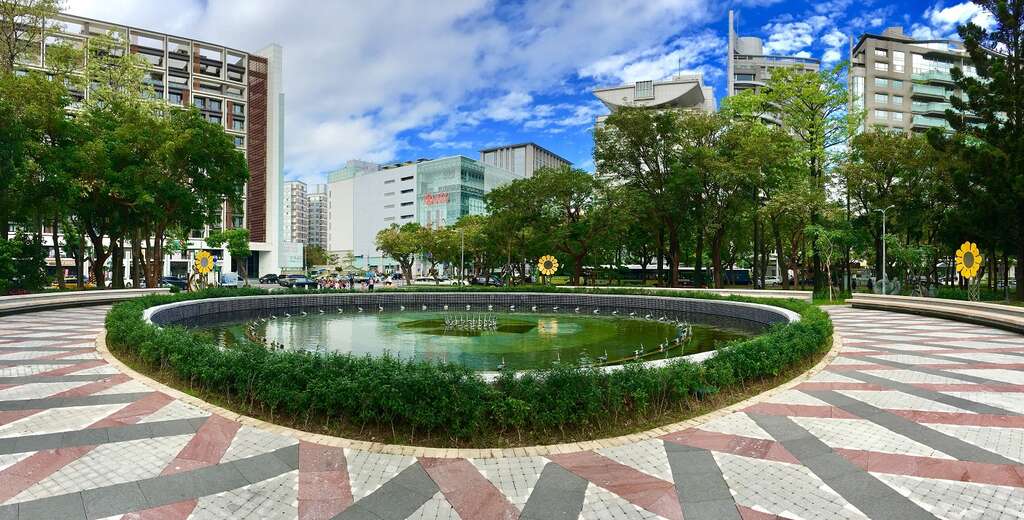 图2、忠诚公园-喷水池